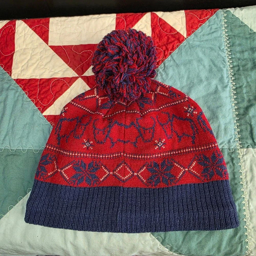Mountain Equipment‎ York Beanie Big Kids Red Blue Fair Isle Reindeer Wool Blend